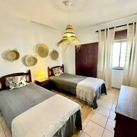 Apartamento A 2 Minutos A Pe Da Praia Quarteira